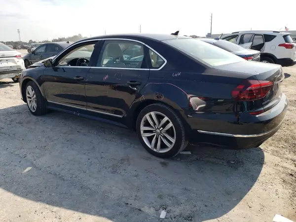 1VWGT7A35HC065005 2017 VOLKSWAGEN PASSAT - Image 2