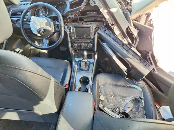 1VWGT7A35HC066798 2017 VOLKSWAGEN PASSAT - Image 8