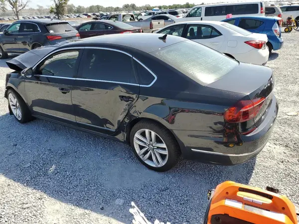 1VWGT7A35HC069670 2017 VOLKSWAGEN PASSAT - Image 2