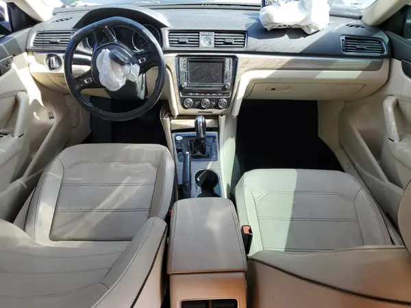 1VWGT7A35HC069670 2017 VOLKSWAGEN PASSAT - Image 8