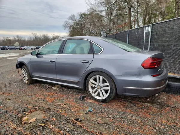 1VWGT7A35HC071029 2017 VOLKSWAGEN PASSAT - Image 2