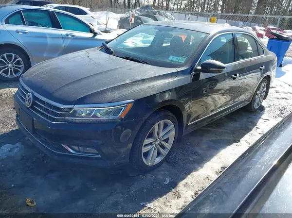1VWGT7A35HC072522 2017 VOLKSWAGEN PASSAT - Image 2