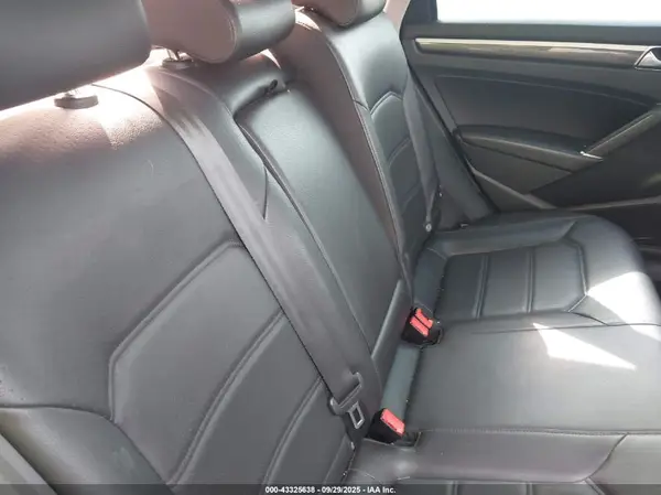 1VWGT7A35HC073671 2017 VOLKSWAGEN PASSAT - Image 8