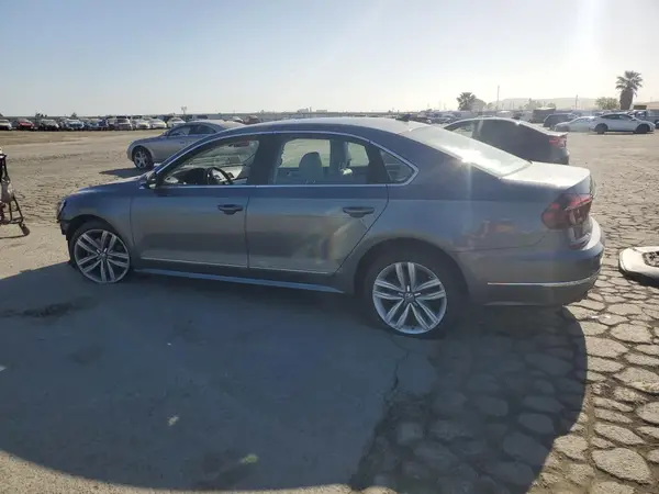 1VWGT7A35HC078899 2017 VOLKSWAGEN PASSAT - Image 2