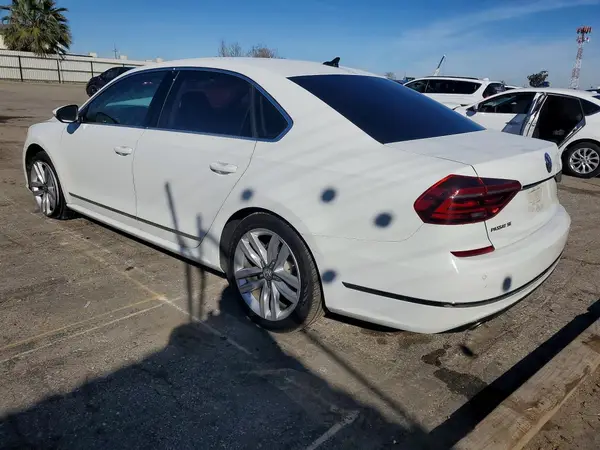 1VWGT7A35HC085626 2017 VOLKSWAGEN PASSAT - Image 2