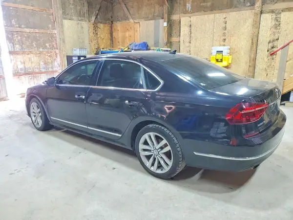 1VWGT7A36HC001264 2017 VOLKSWAGEN PASSAT - Image 2