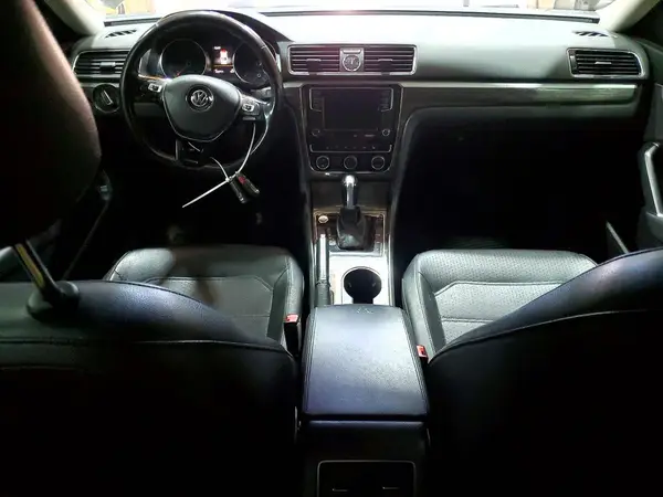 1VWGT7A36HC001264 2017 VOLKSWAGEN PASSAT - Image 8