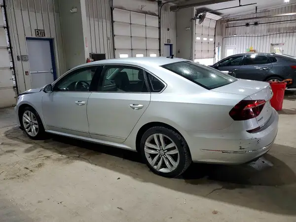 1VWGT7A36HC009283 2017 VOLKSWAGEN PASSAT - Image 2