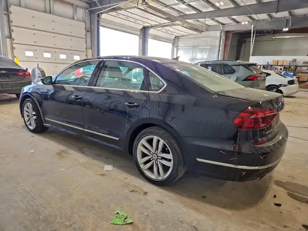 1VWGT7A36HC011034 2017 VOLKSWAGEN PASSAT - Image 2