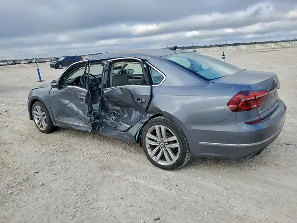 1VWGT7A36HC025421 2017 VOLKSWAGEN PASSAT - Image 2