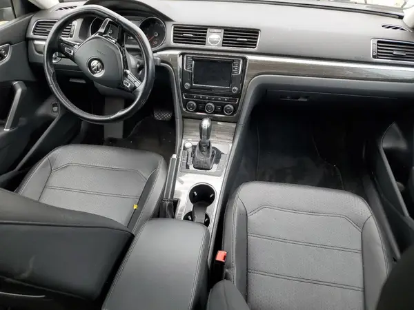 1VWGT7A36HC027962 2017 VOLKSWAGEN PASSAT - Image 8