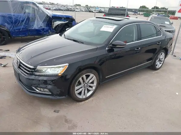 1VWGT7A36HC040257 2017 VOLKSWAGEN PASSAT - Image 2