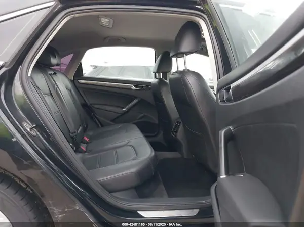 1VWGT7A36HC040257 2017 VOLKSWAGEN PASSAT - Image 8