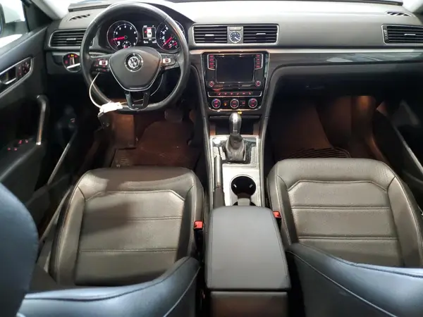 1VWGT7A36HC044910 2017 VOLKSWAGEN PASSAT - Image 8