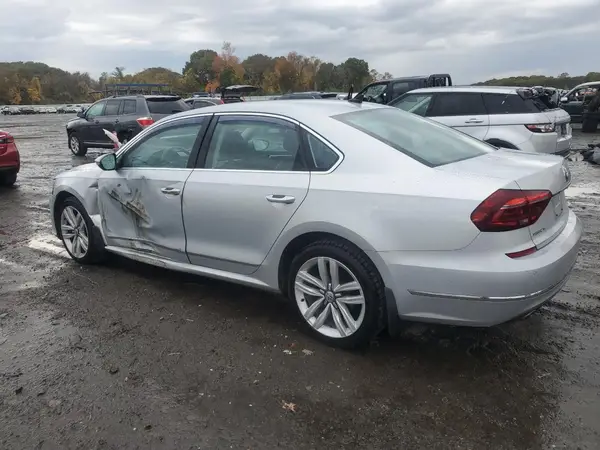 1VWGT7A36HC045636 2017 VOLKSWAGEN PASSAT - Image 2