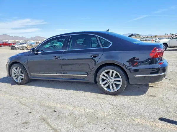 1VWGT7A36HC048990 2017 VOLKSWAGEN PASSAT - Image 2