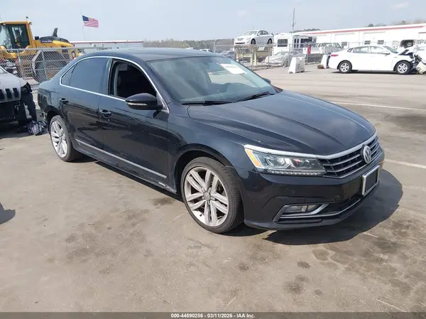 1VWGT7A36HC054143 2017 VOLKSWAGEN PASSAT - Image 1