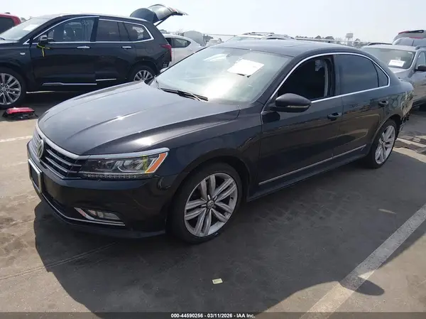 1VWGT7A36HC054143 2017 VOLKSWAGEN PASSAT - Image 2
