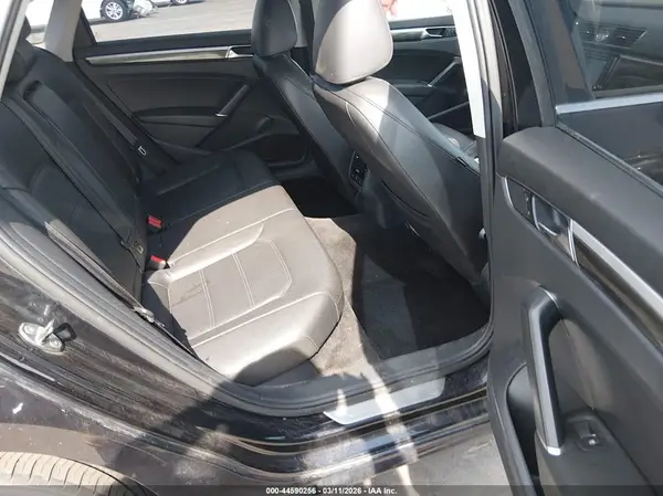 1VWGT7A36HC054143 2017 VOLKSWAGEN PASSAT - Image 8