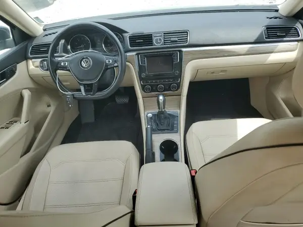 1VWGT7A36HC058127 2017 VOLKSWAGEN PASSAT - Image 8