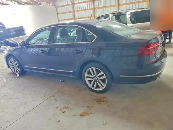 1VWGT7A36HC071671 2017 VOLKSWAGEN PASSAT - Image 2