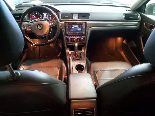 1VWGT7A36HC071671 2017 VOLKSWAGEN PASSAT - Image 8
