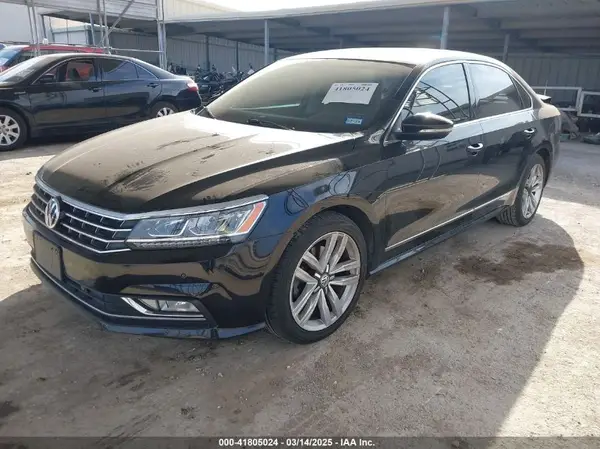 1VWGT7A36HC074702 2017 VOLKSWAGEN PASSAT - Image 2