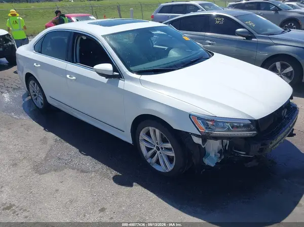 1VWGT7A36HC076837 2017 VOLKSWAGEN PASSAT - Image 1