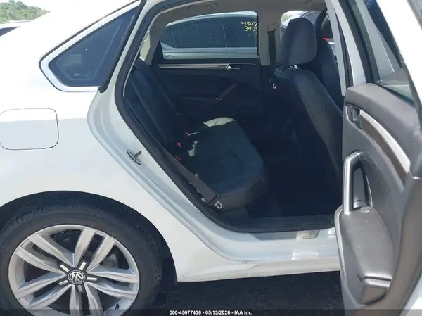 1VWGT7A36HC076837 2017 VOLKSWAGEN PASSAT - Image 8