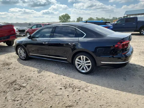 1VWGT7A36HC077907 2017 VOLKSWAGEN PASSAT - Image 2