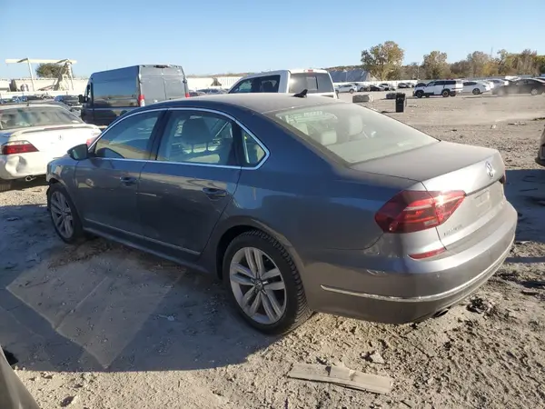 1VWGT7A36HC081147 2017 VOLKSWAGEN PASSAT - Image 2