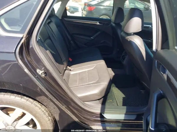 1VWGT7A36HC081472 2017 VOLKSWAGEN PASSAT - Image 8