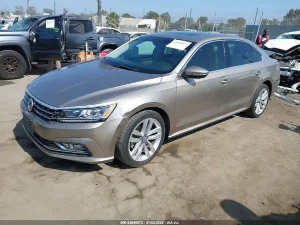 1VWGT7A36HC084422 2017 VOLKSWAGEN PASSAT - Image 2