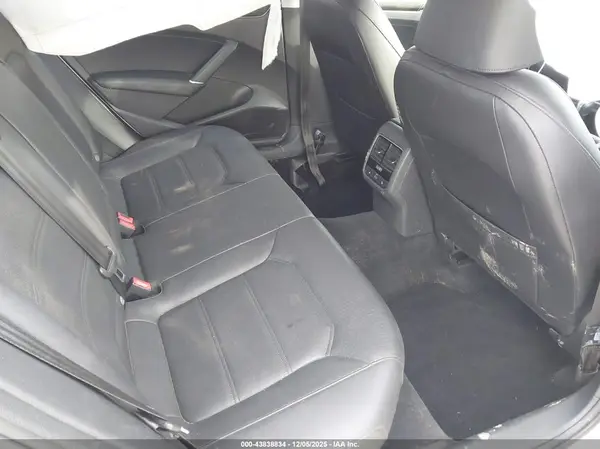 1VWGT7A37HC003928 2017 VOLKSWAGEN PASSAT - Image 8