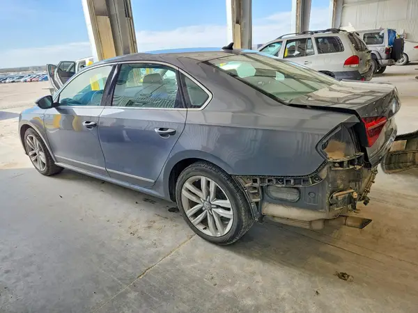1VWGT7A37HC004755 2017 VOLKSWAGEN PASSAT - Image 2