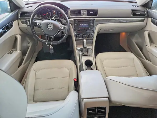 1VWGT7A37HC004755 2017 VOLKSWAGEN PASSAT - Image 8