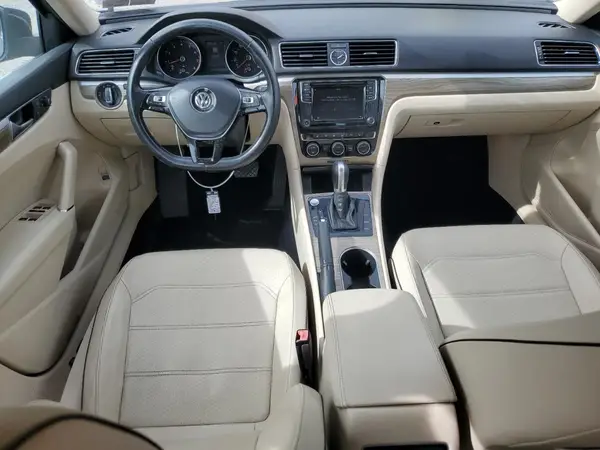1VWGT7A37HC021507 2017 VOLKSWAGEN PASSAT - Image 8