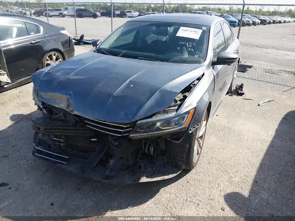 1VWGT7A37HC021653 2017 VOLKSWAGEN PASSAT - Image 2