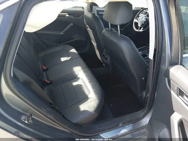 1VWGT7A37HC021653 2017 VOLKSWAGEN PASSAT - Image 8