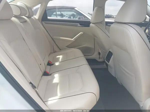1VWGT7A37HC027680 2017 VOLKSWAGEN PASSAT - Image 8
