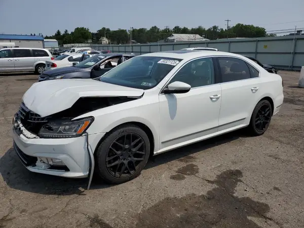 1VWGT7A37HC032927 2017 VOLKSWAGEN PASSAT - Image 1