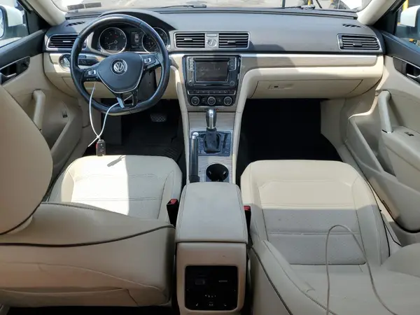 1VWGT7A37HC032927 2017 VOLKSWAGEN PASSAT - Image 8