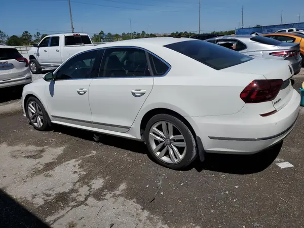 1VWGT7A37HC033026 2017 VOLKSWAGEN PASSAT - Image 2