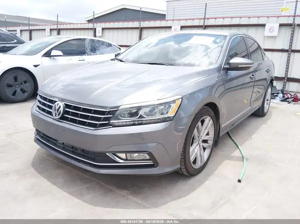1VWGT7A37HC033513 2017 VOLKSWAGEN PASSAT - Image 2