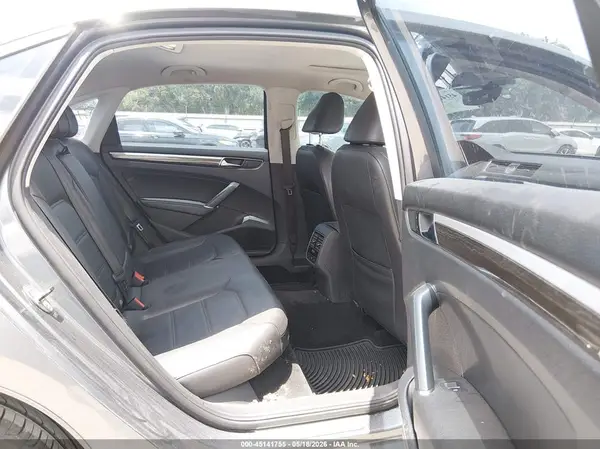 1VWGT7A37HC033513 2017 VOLKSWAGEN PASSAT - Image 8