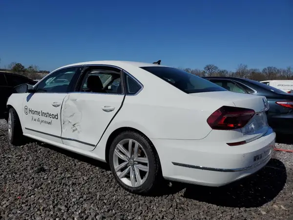 1VWGT7A37HC039070 2017 VOLKSWAGEN PASSAT - Image 2