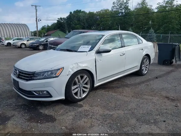1VWGT7A37HC048464 2017 VOLKSWAGEN PASSAT - Image 2