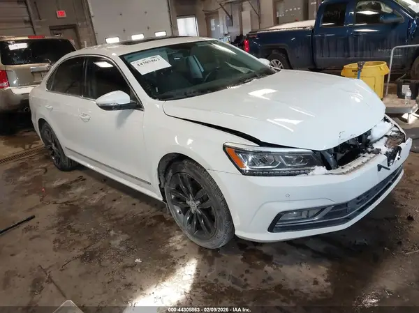 1VWGT7A37HC051719 2017 VOLKSWAGEN PASSAT - Image 1
