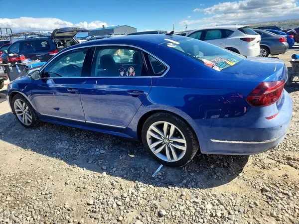 1VWGT7A37HC054409 2017 VOLKSWAGEN PASSAT - Image 2