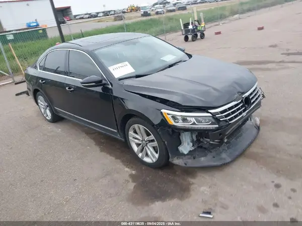 1VWGT7A37HC063658 2017 VOLKSWAGEN PASSAT - Image 1